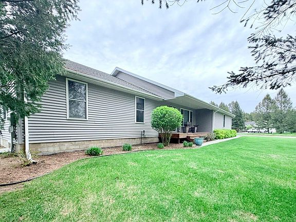 2nd image of 888 Clyde Lee Dr