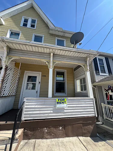 240 W Ridge St #1 Photo 1