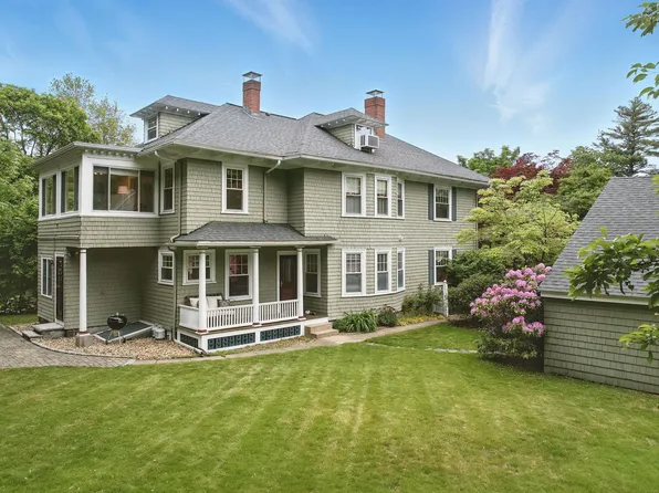 42 Chester Street, Nashua, NH 03064