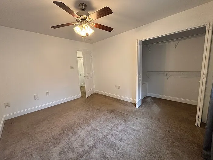 1207 Green Oaks Ln #D — Photo 16
