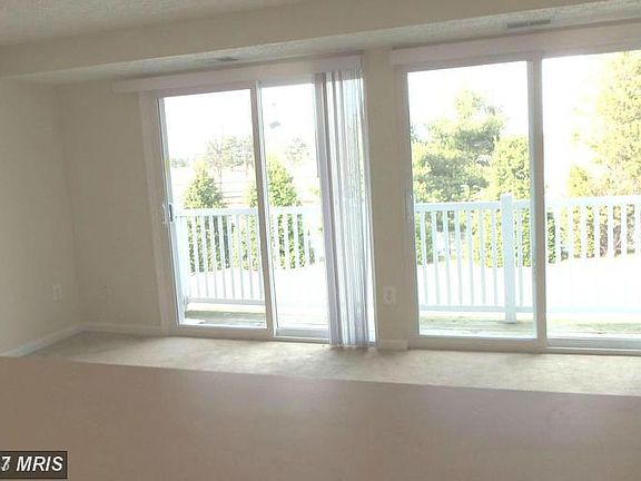 2nd image of 301 Palmspring Dr APT 9-4