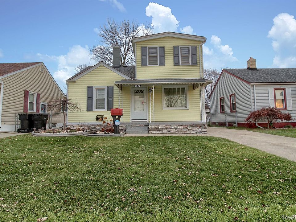 1st image of 1079 Electric St
