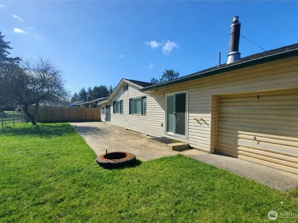 198 Octopus Avenue NE, Ocean Shores, WA 98569