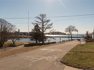 24 Brockett Rd, Niantic, CT 06357