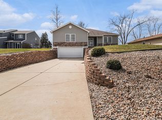 2352 Four Seasons Pkwy, Crown Point, IN 46307