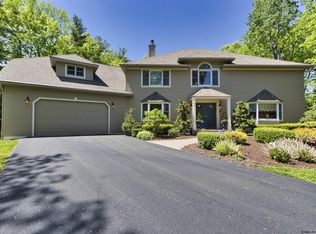2447 York Seat Ct, Niskayuna, NY 12309
