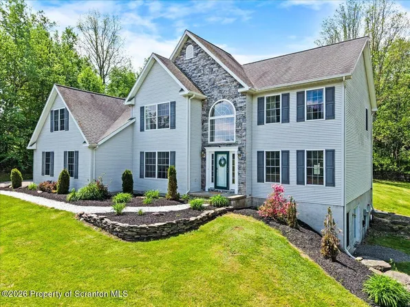 15 Deerfield Dr, Tunkhannock, PA 18657