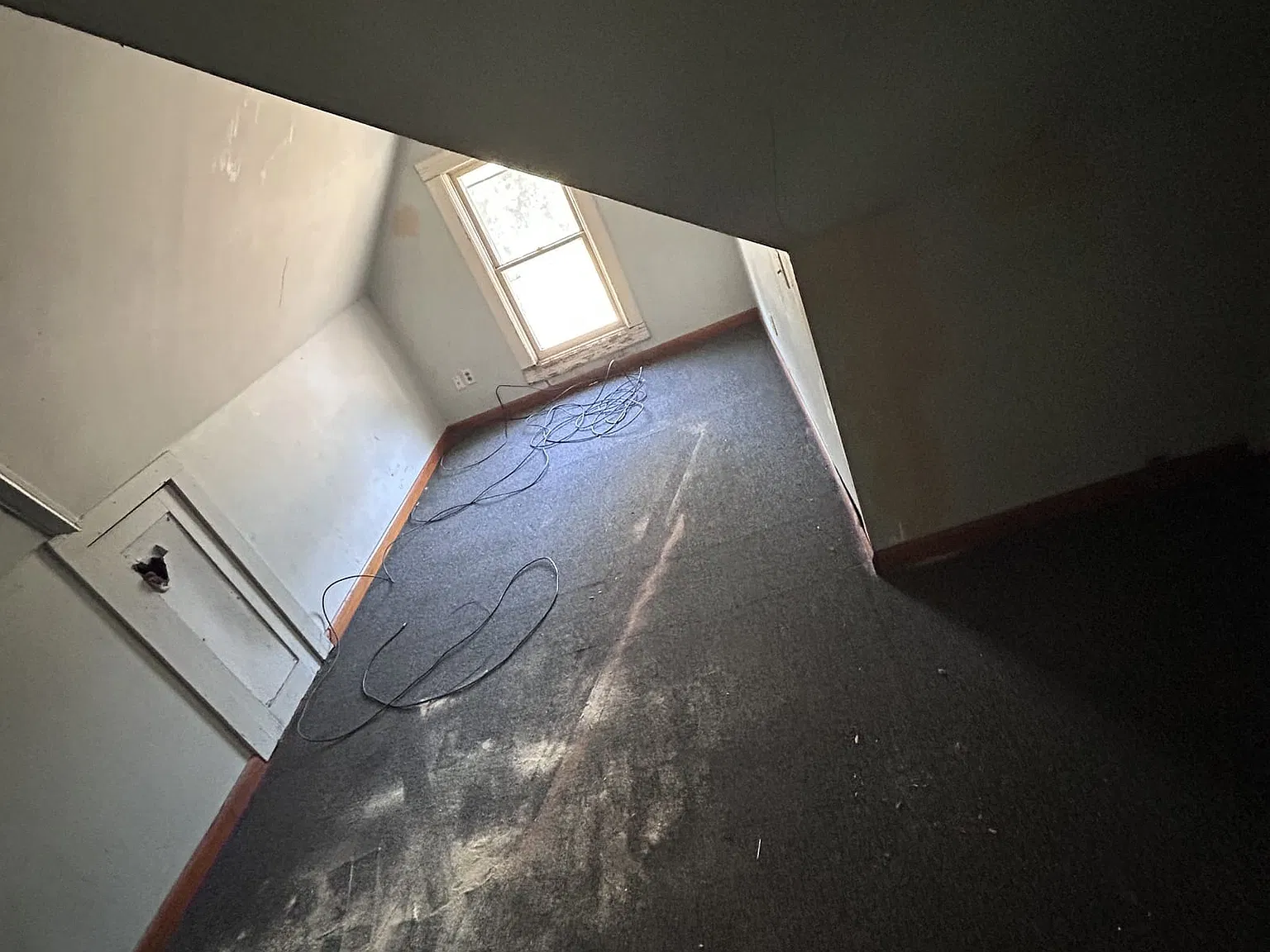 2 bed, 1042 sqft, $1,295 — Photo 2