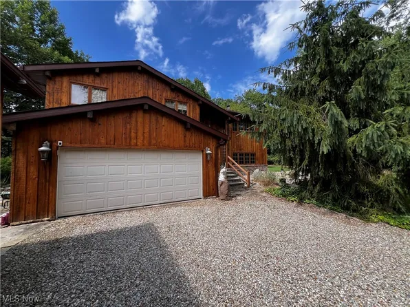 17506 Leggett Rd, Montville, OH 44064