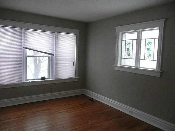 2nd image of 3130 Magnolia Ave