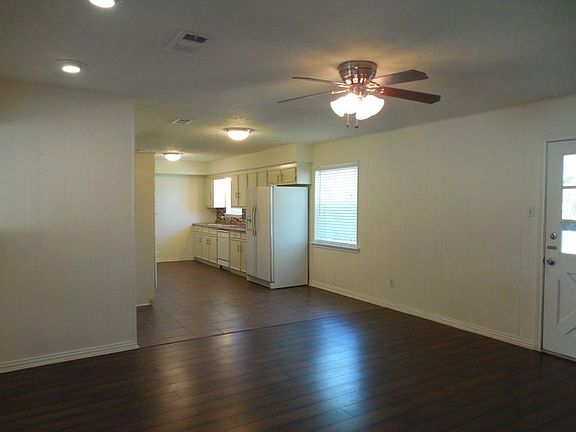 3rd image of 2877 Valwood Cir