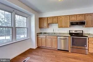 13931 Water Pond Ct — Photo 2