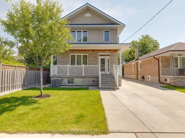3 Gair Dr, Toronto, ON M8W 4P2