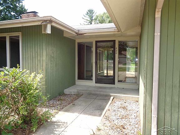 2nd image of 420 Harrow Ln
