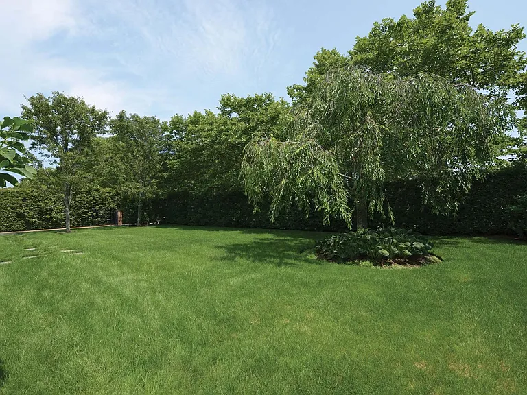 20 Millfarm Ln — Photo 22