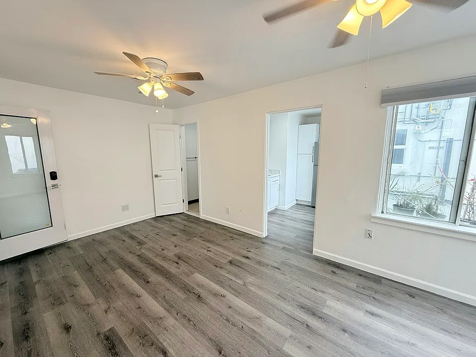 732 Ventura Pl #7