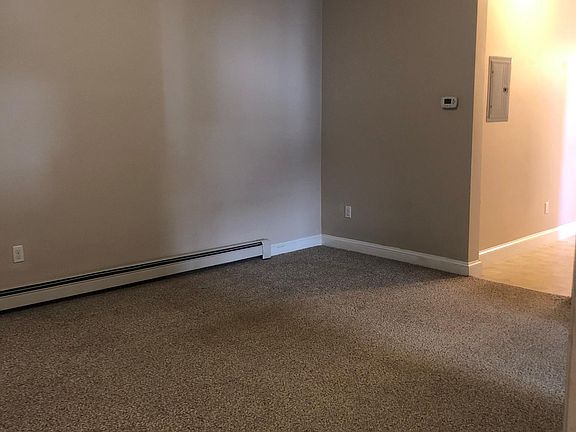 5th image of 206 Washington St APT 1