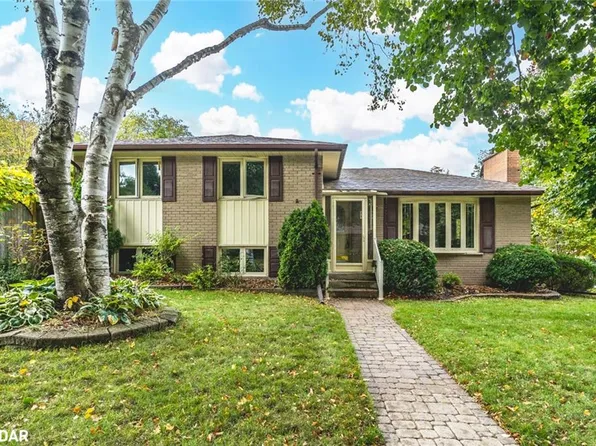 3 Pratt Rd, Barrie, ON L4M 2K9