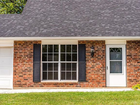 4th image of 2238 Carolina Dr