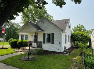 109 E 3rd St, Milledgeville, IL 61051