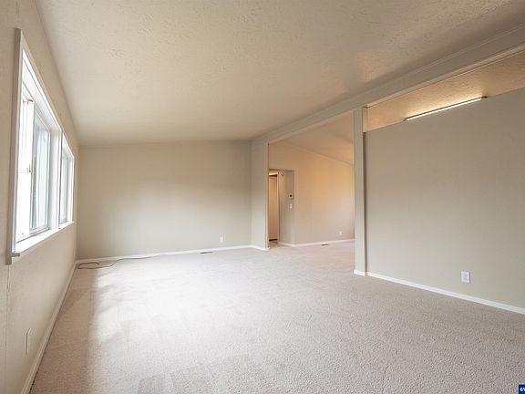 5th image of 230 Evergreen Ct #3