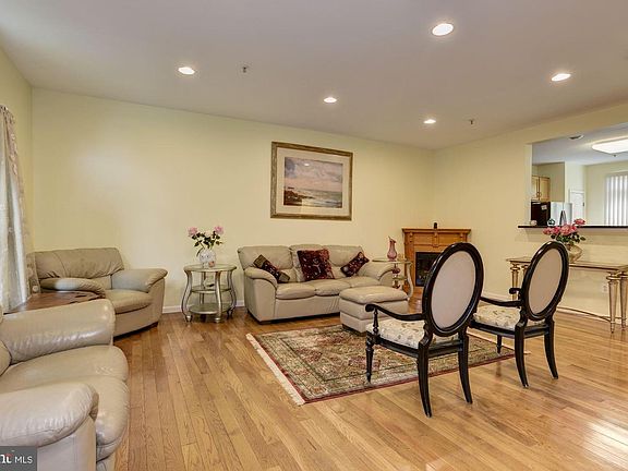 3rd image of 2200 Barnet Ct