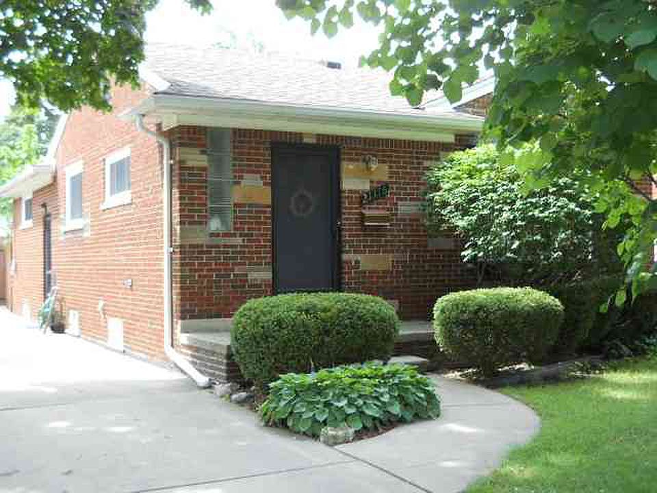 1st image of 21176 Kenmore Ave