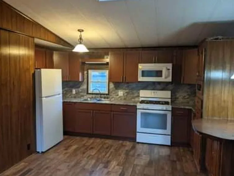 21655 Meceola Rd — Photo 15