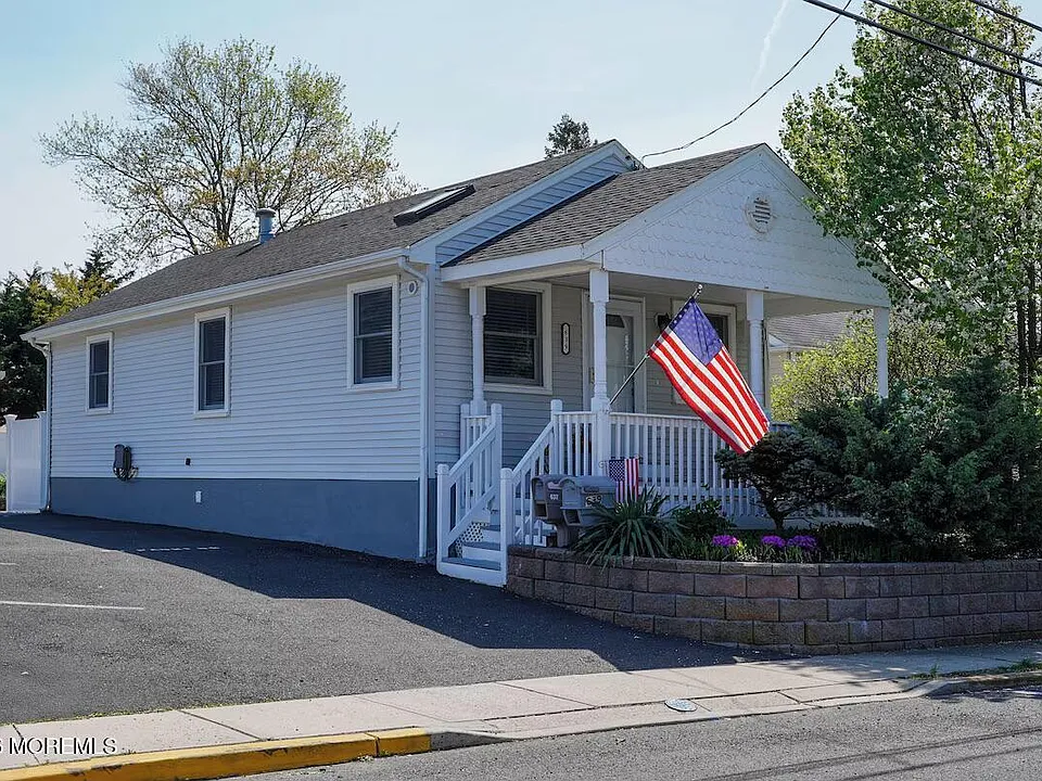 639 Redmond Ave