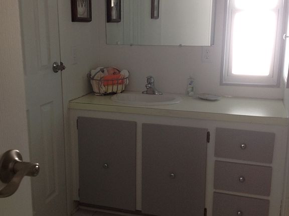 5th image of 135 Captiva St