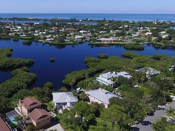 2nd image of 19 Shoreland Dr