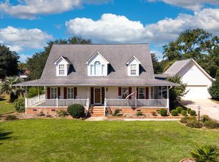 29 Plantation Dr, Manning, SC 29102