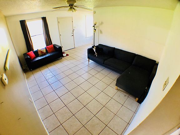 2nd image of 2401 Sherwood Ln