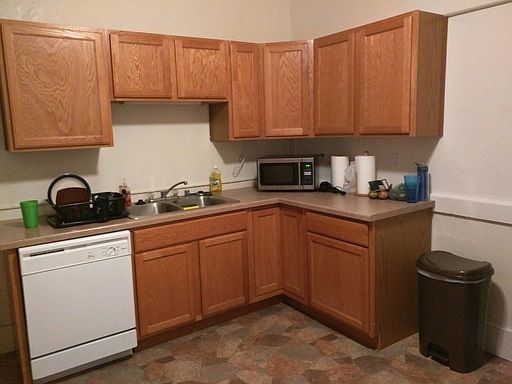 2nd image of 1430 Vine St APT B
