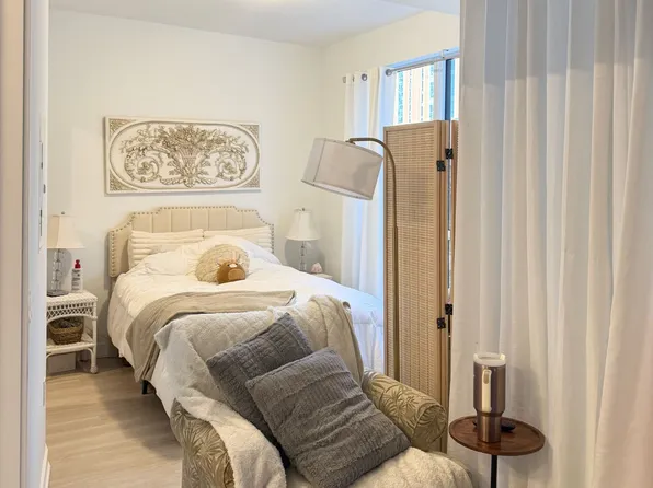 15 Richardson St, Toronto, ON