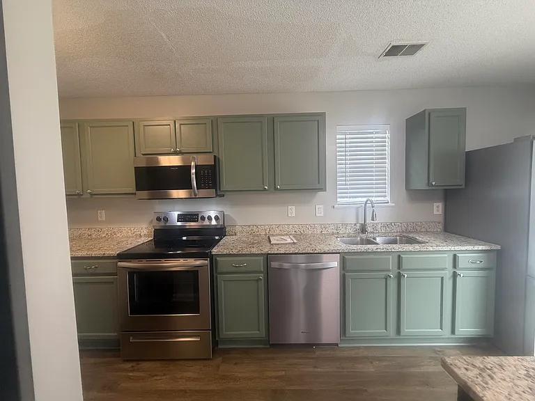1755 Polaris Dr — Photo 25