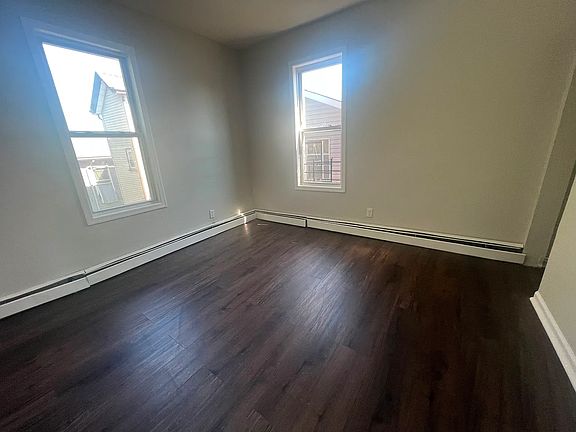 5th image of 270 Summer St #3R