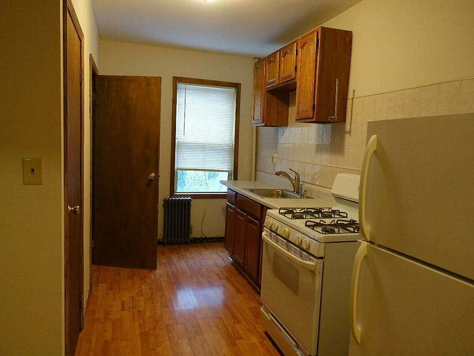 1st image of 292 Eckford St #1RL