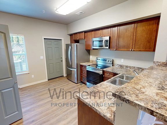 3rd image of 155 SW Silverstar Ln #1