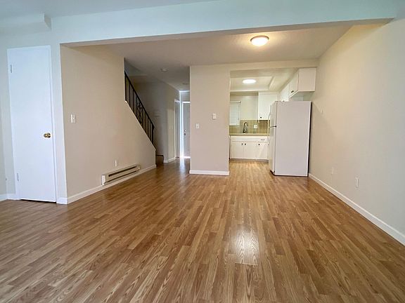 4th image of 1673 Brookvale Dr APT 3