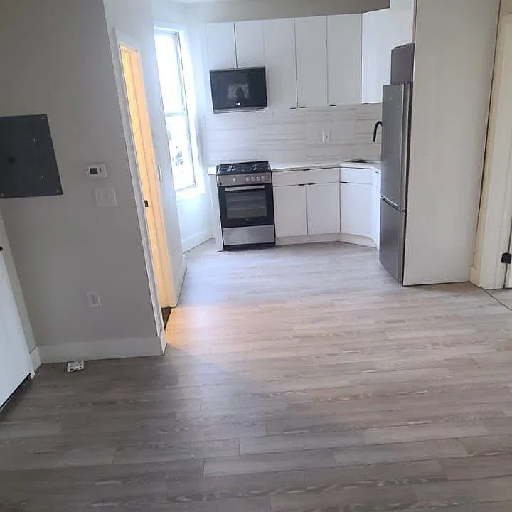 88 Wallis Ave #3C