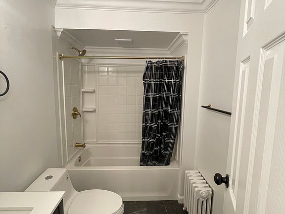 4th image of 703 S Broadway #1