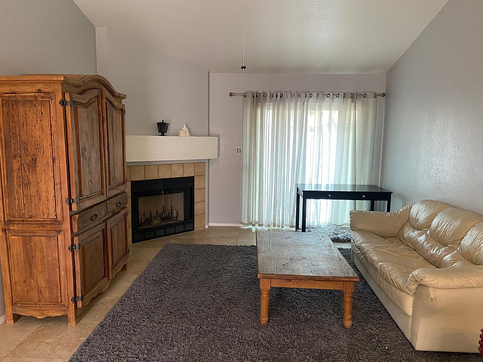 1st image of 945 N Pasadena St #163