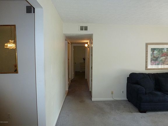 5th image of 425 Logsdon Ct