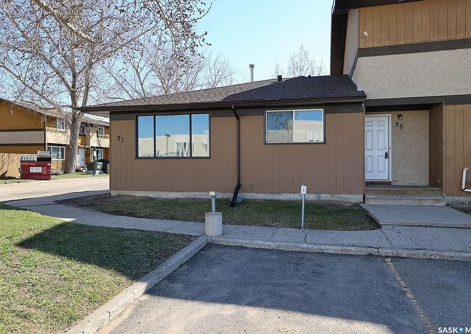 1st image of 31 Mackenzie WAY