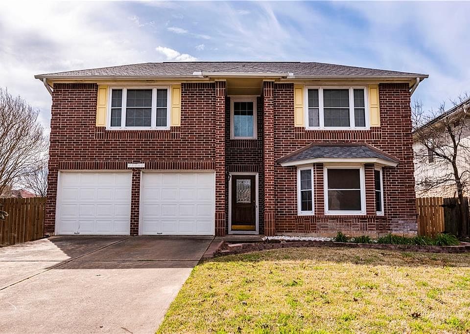 1st image of 17840 Park Valley Dr