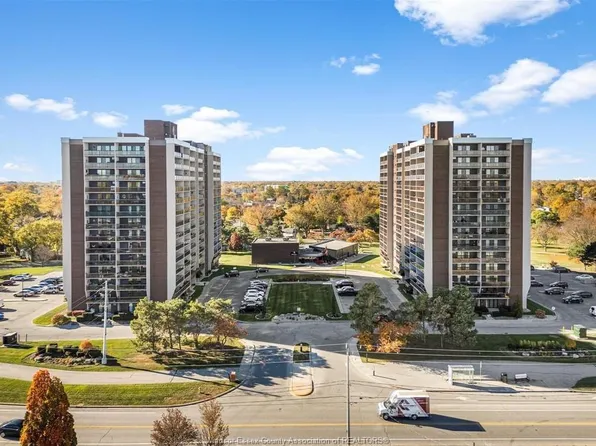 9099 Riverside Dr E #W401, Windsor, ON N8S 4R1