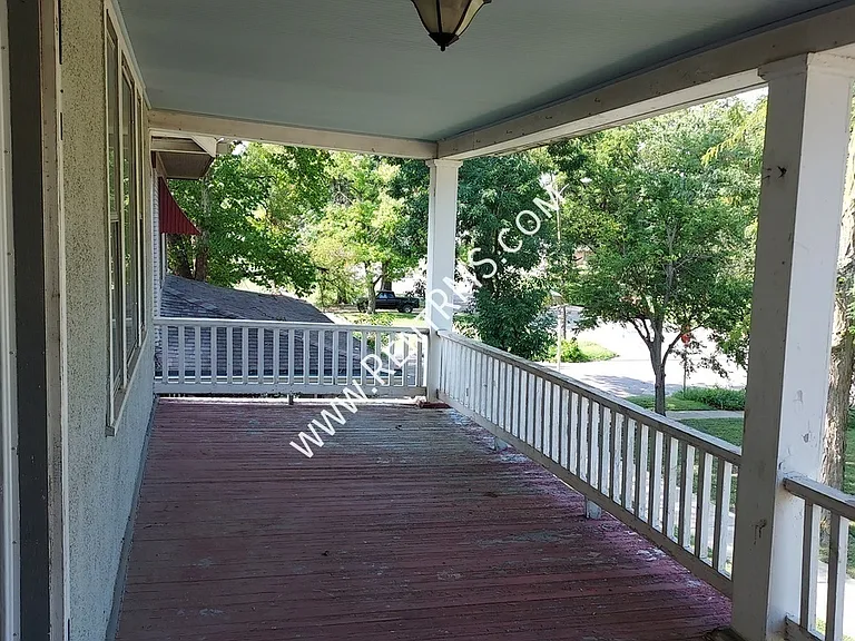 1272 SW Western Ave #2 — Photo 2