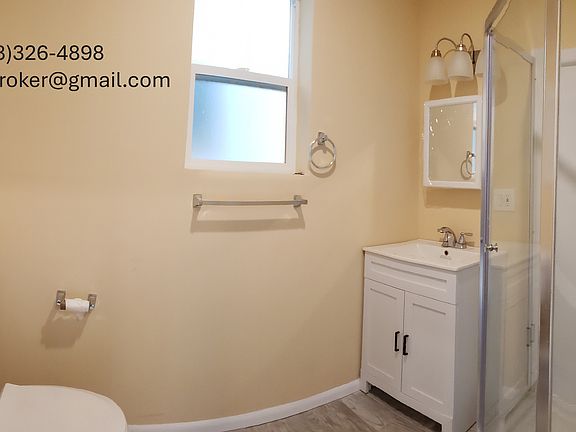 5th image of 20643 Cohasset St