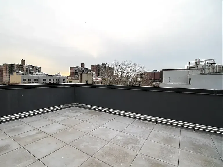102 Scholes St #3B — Photo 14